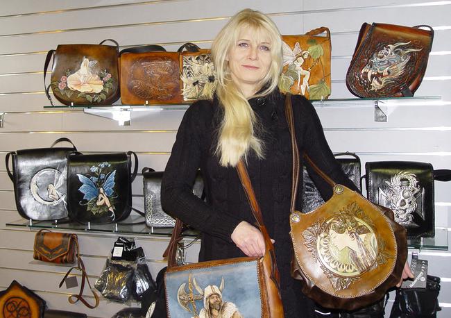 View the leatherwork of Milla Skedebck